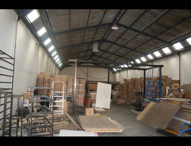 472M² FACTORY TO LET IN KILLARNEY GARDENS